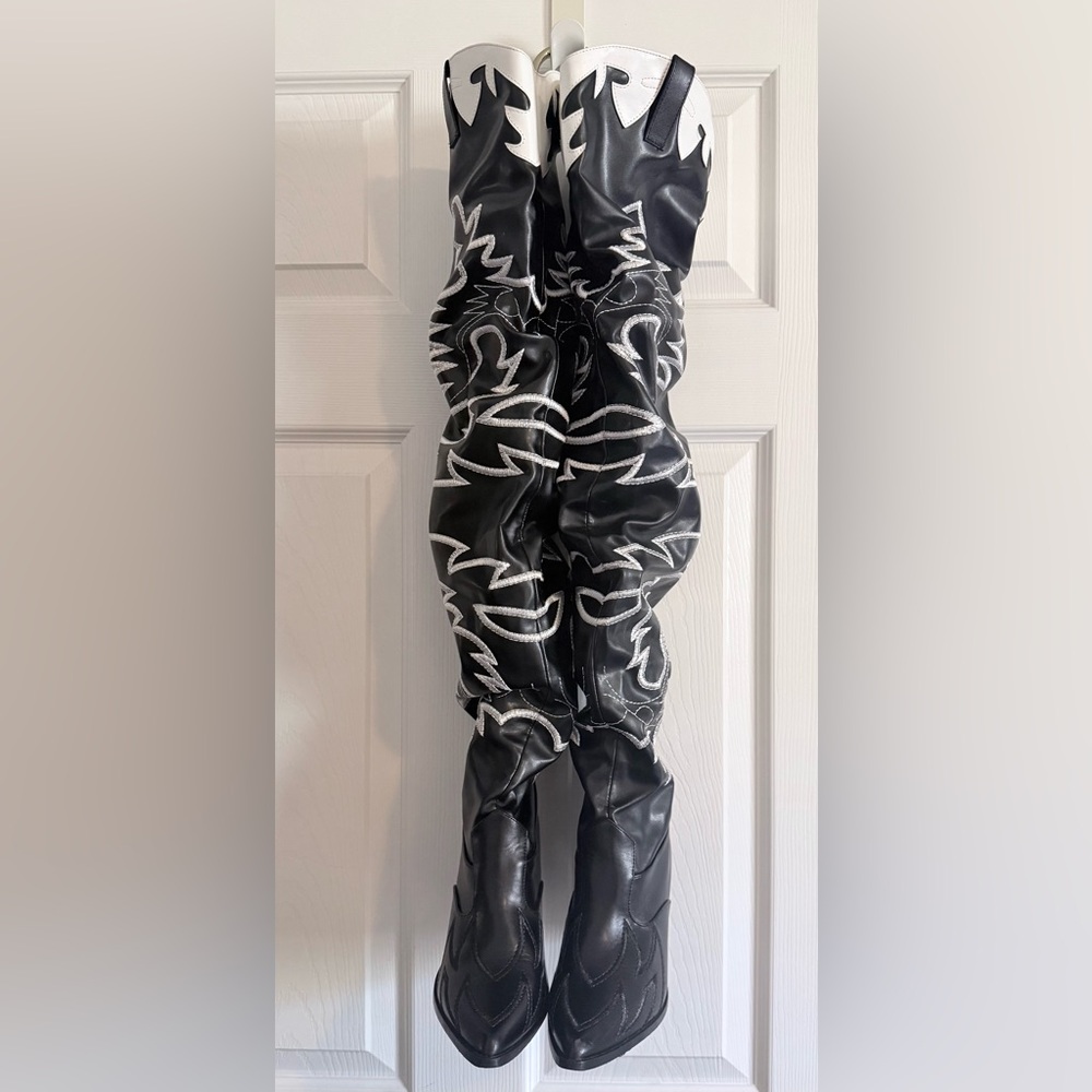 Cape Robbin Black and White Heeled Boots